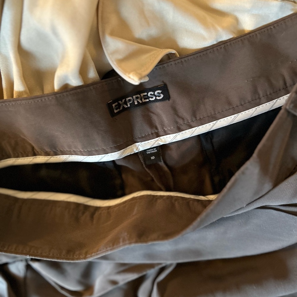 New Express Mini Shorts - Picture 3 of 3